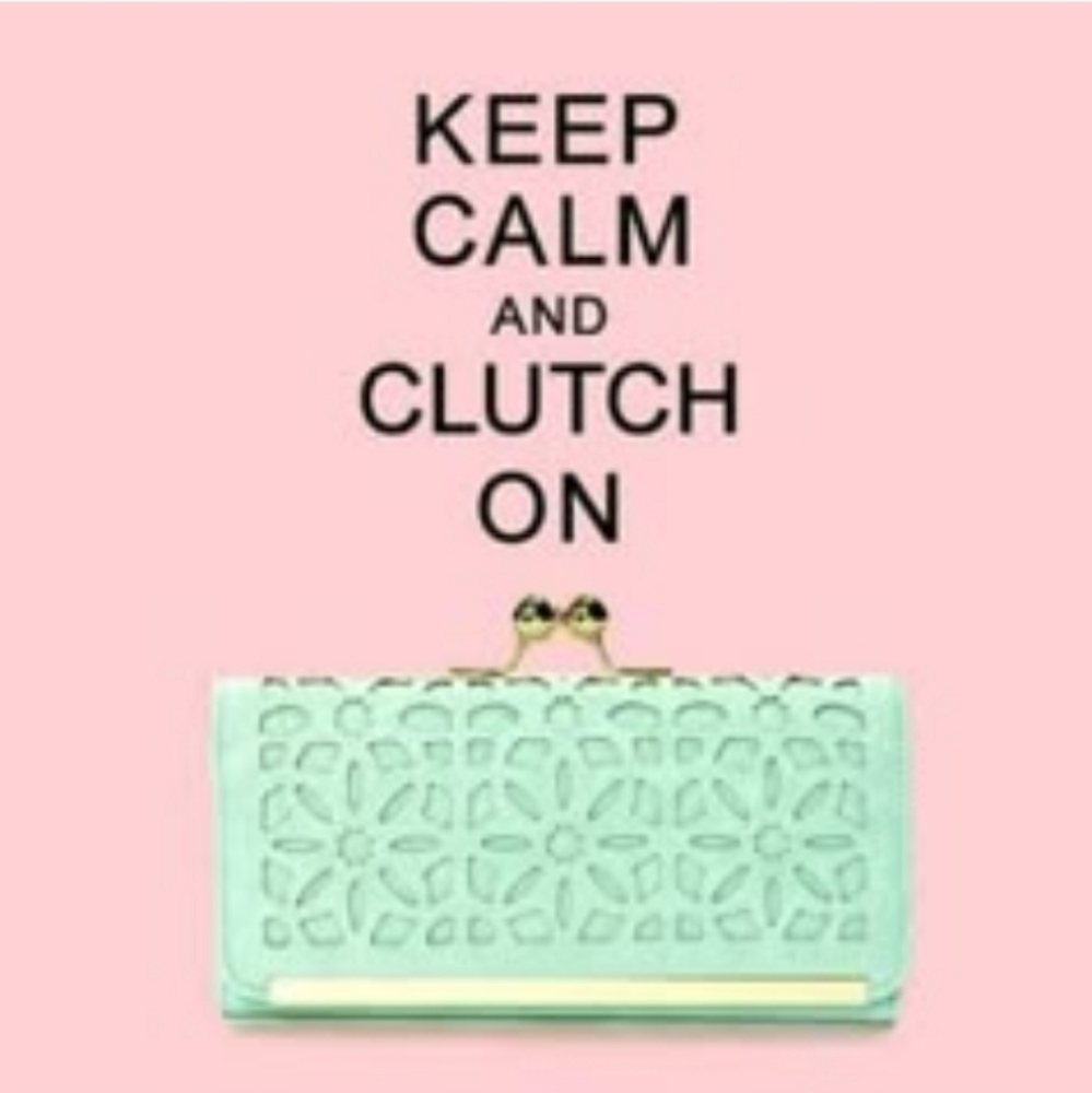 BOOKMARK MY CLOSET